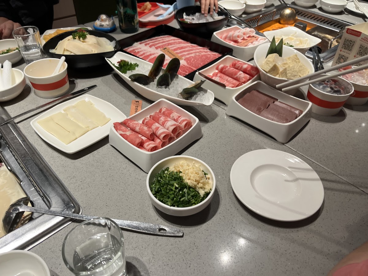 Haidilao Hotpot Box Hill-3